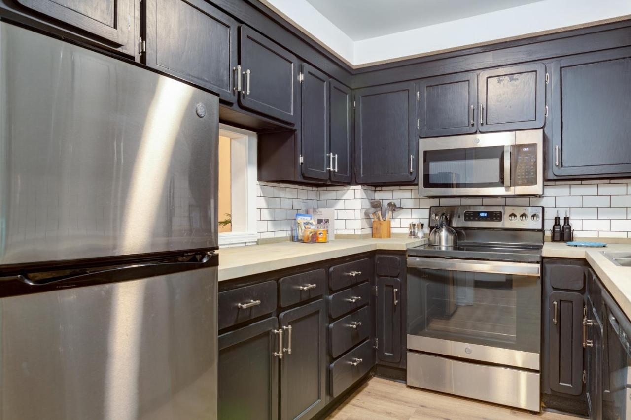 Entire Condo In Downtown Winston Εξωτερικό φωτογραφία